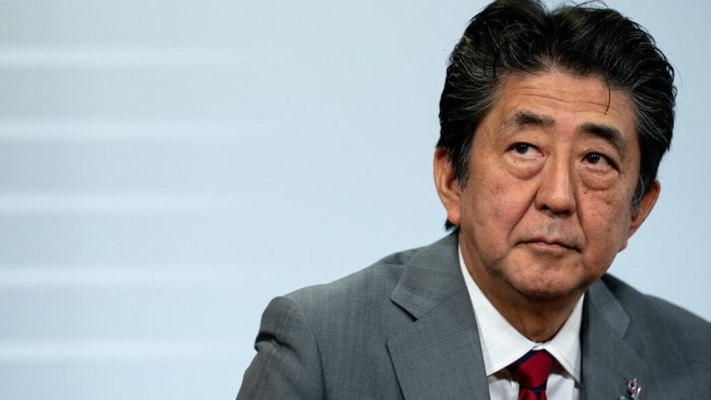 安倍晋三遇刺身亡：任期最长首相的复杂政治遗产